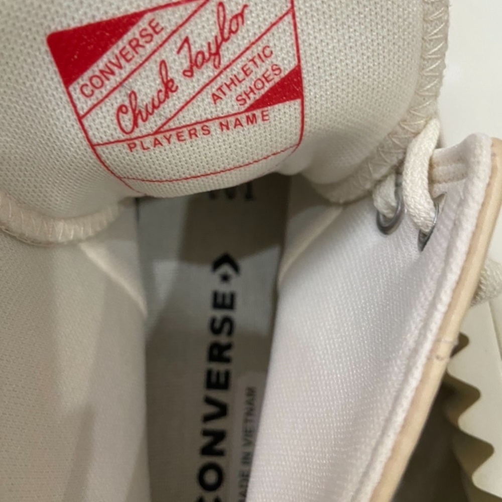 Hi tops gift 🎁 someone.  leather sneakers.  Genuine Converse. Unisex - Picture 6 of 10